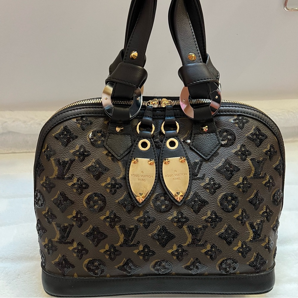 Louis Vuitton Alma Monogram Eclipse -- Black Sequin Monogram Print - Picture 3 of 16